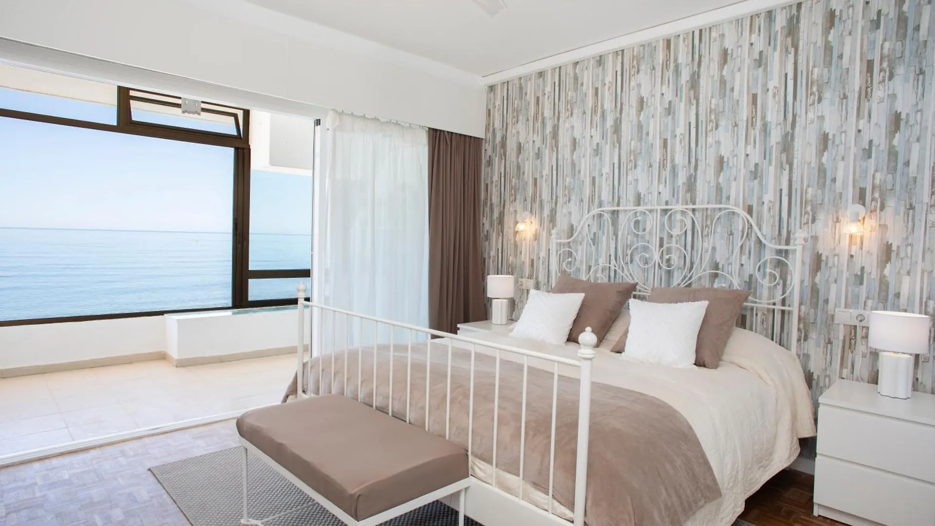 Appartement Seaside Paradise - Walk In, 5 Meters To The Ocean Benalmádena