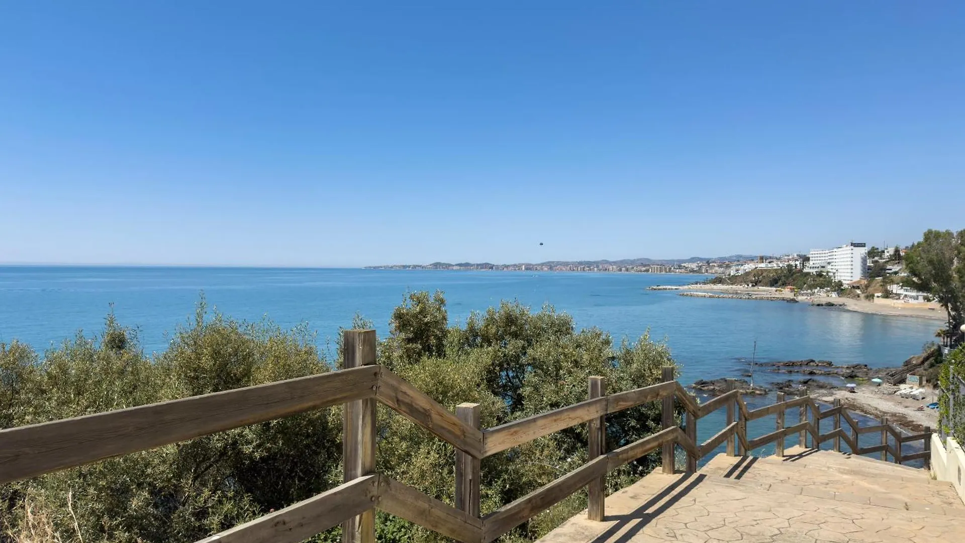 Seaside Paradise - Walk In, 5 Meters To The Ocean Benalmádena 0*,